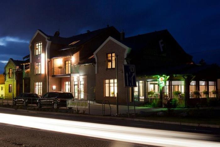 F - Team Hotel Liptovsky Hradok Ngoại thất bức ảnh