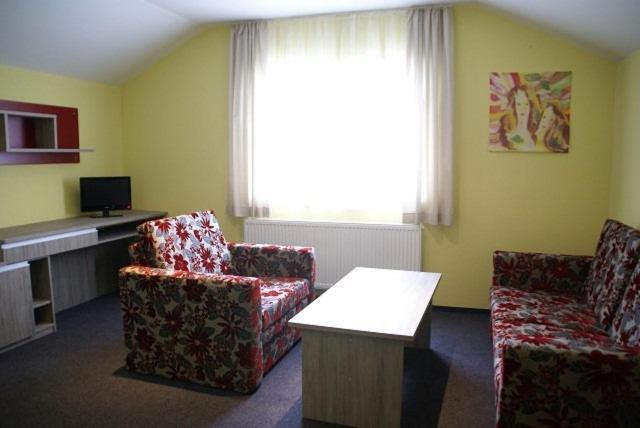 F - Team Hotel Liptovsky Hradok Phòng bức ảnh